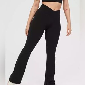 ARIE BLACK FLARED LEGGINGS